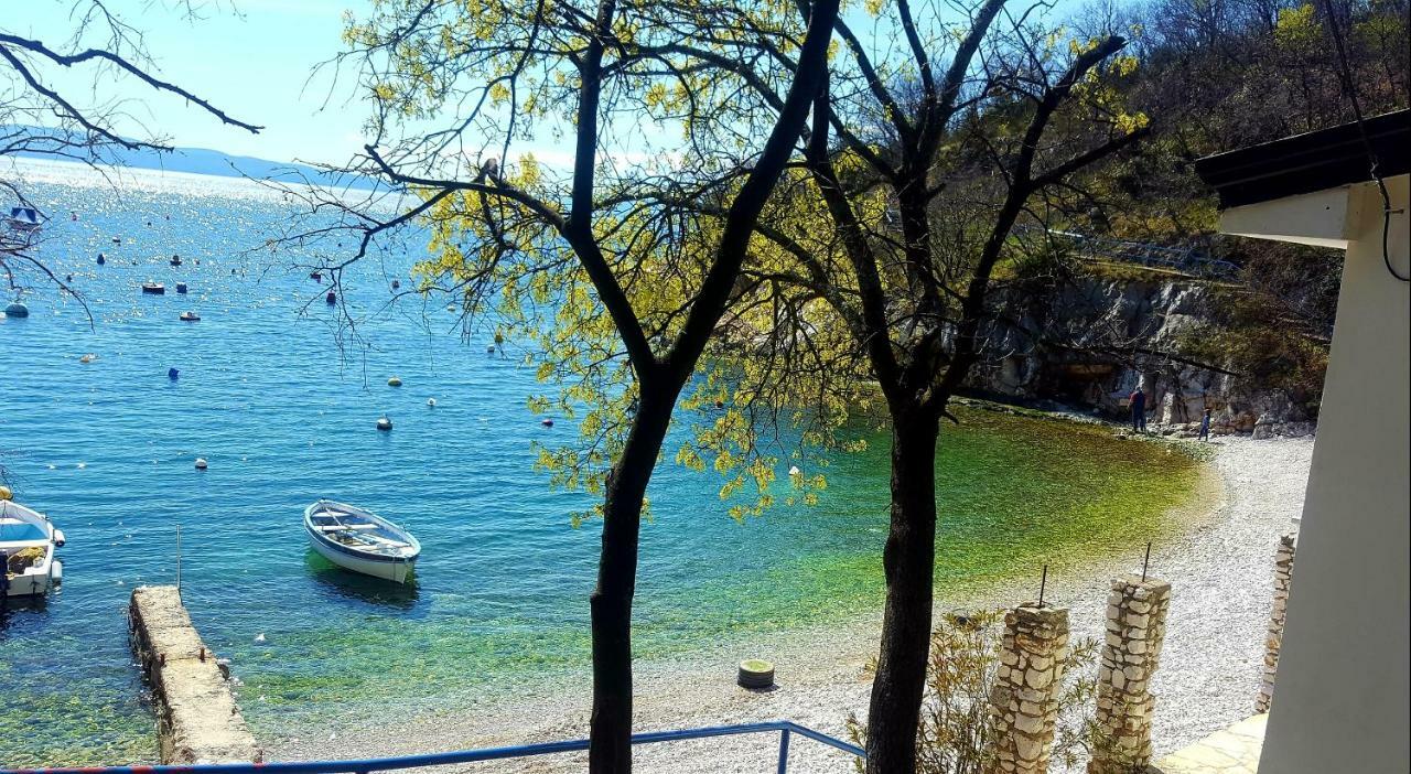 Beach House Bassi Rijeka Buitenkant foto